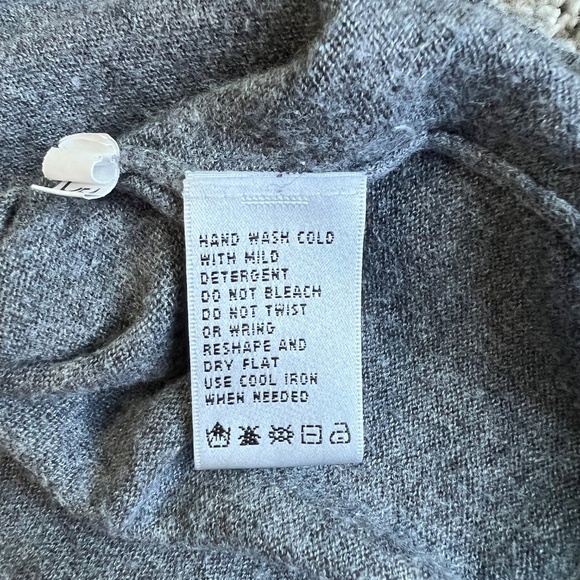 August Silk Gray Button Up Long Sleeve V Neck Cardigan, Size Medium - Picture 4 of 6